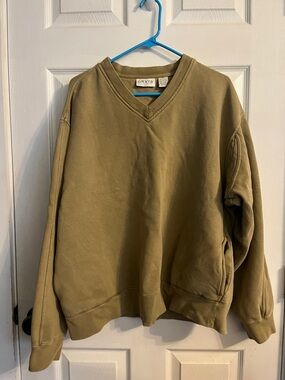 Orvis Olive V-Neck Sweatshirt - Classic Pullover